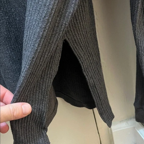 Aqua by Bloomingdale’s Gray Ribbed Hoodie Size XS - Picture 5 of 6